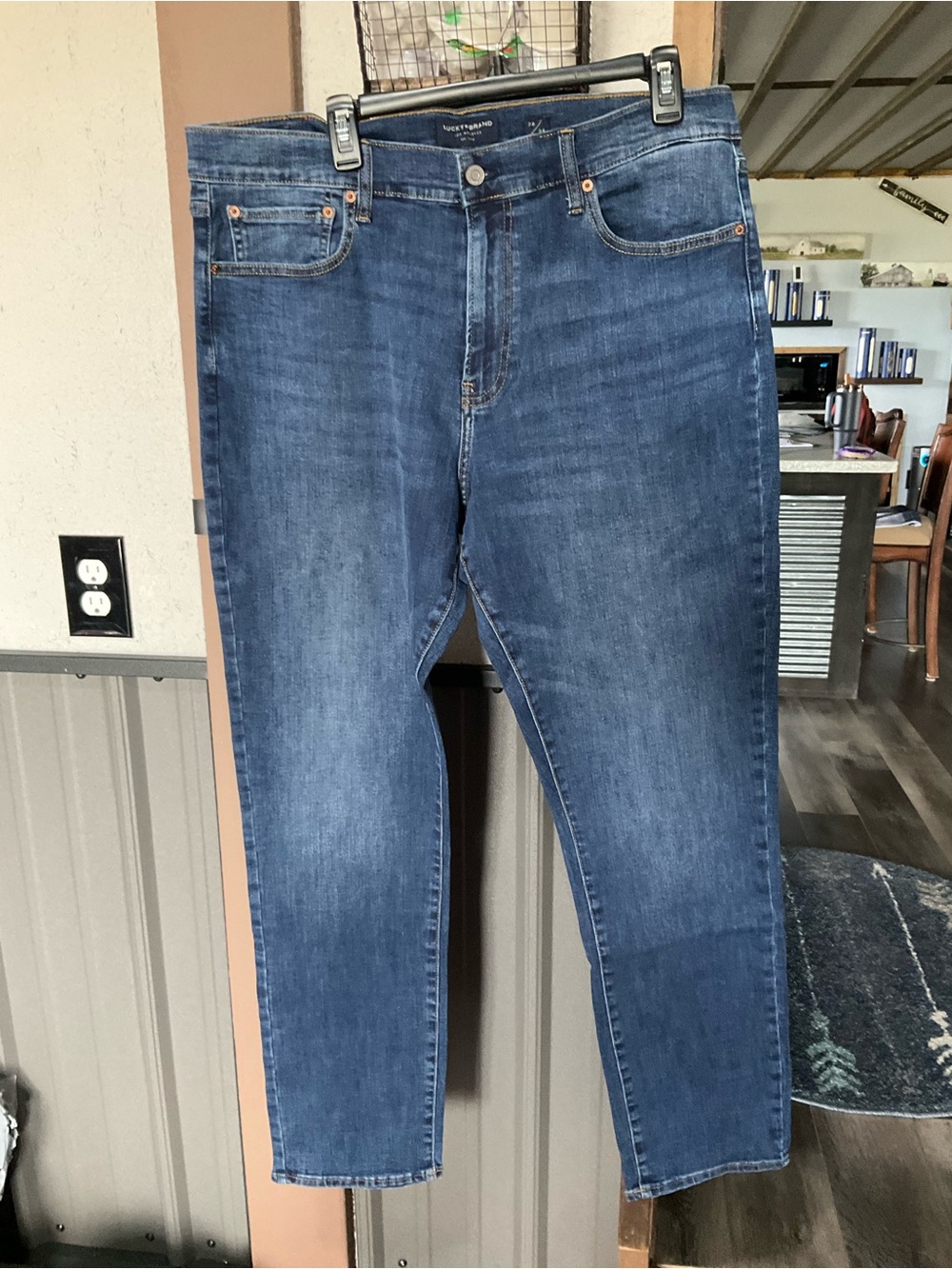 Lucky Brand Men's Medium Blue Slim Straight Jeans